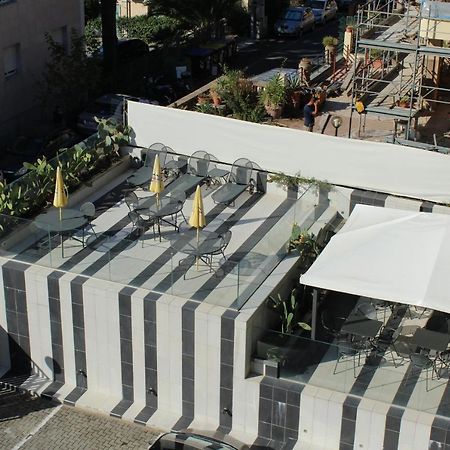 Hotel Palace فاراتسي المظهر الخارجي الصورة