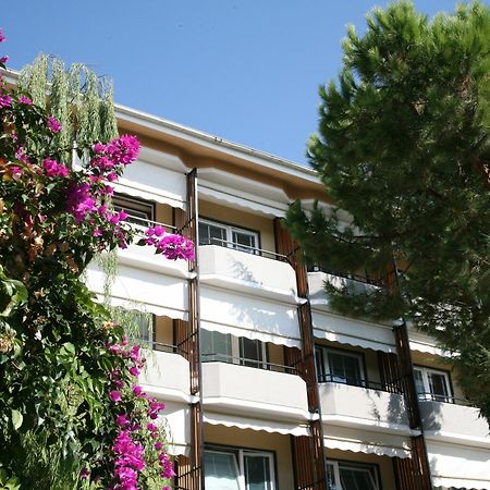 Hotel Palace فاراتسي المظهر الخارجي الصورة