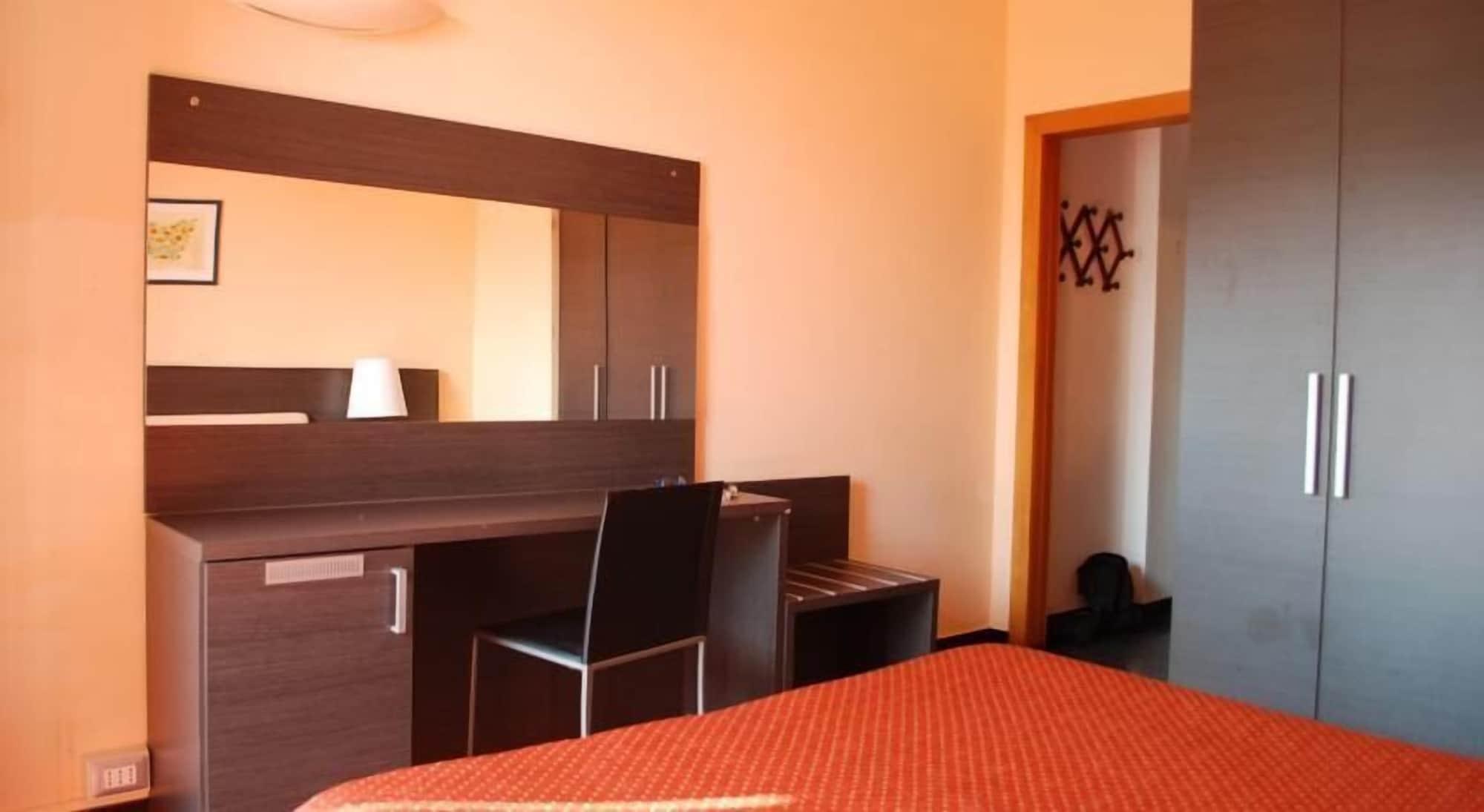 Hotel Palace فاراتسي المظهر الخارجي الصورة