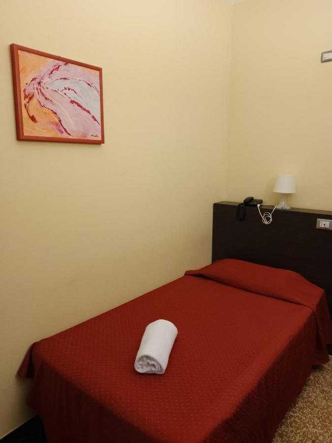 Hotel Palace فاراتسي المظهر الخارجي الصورة