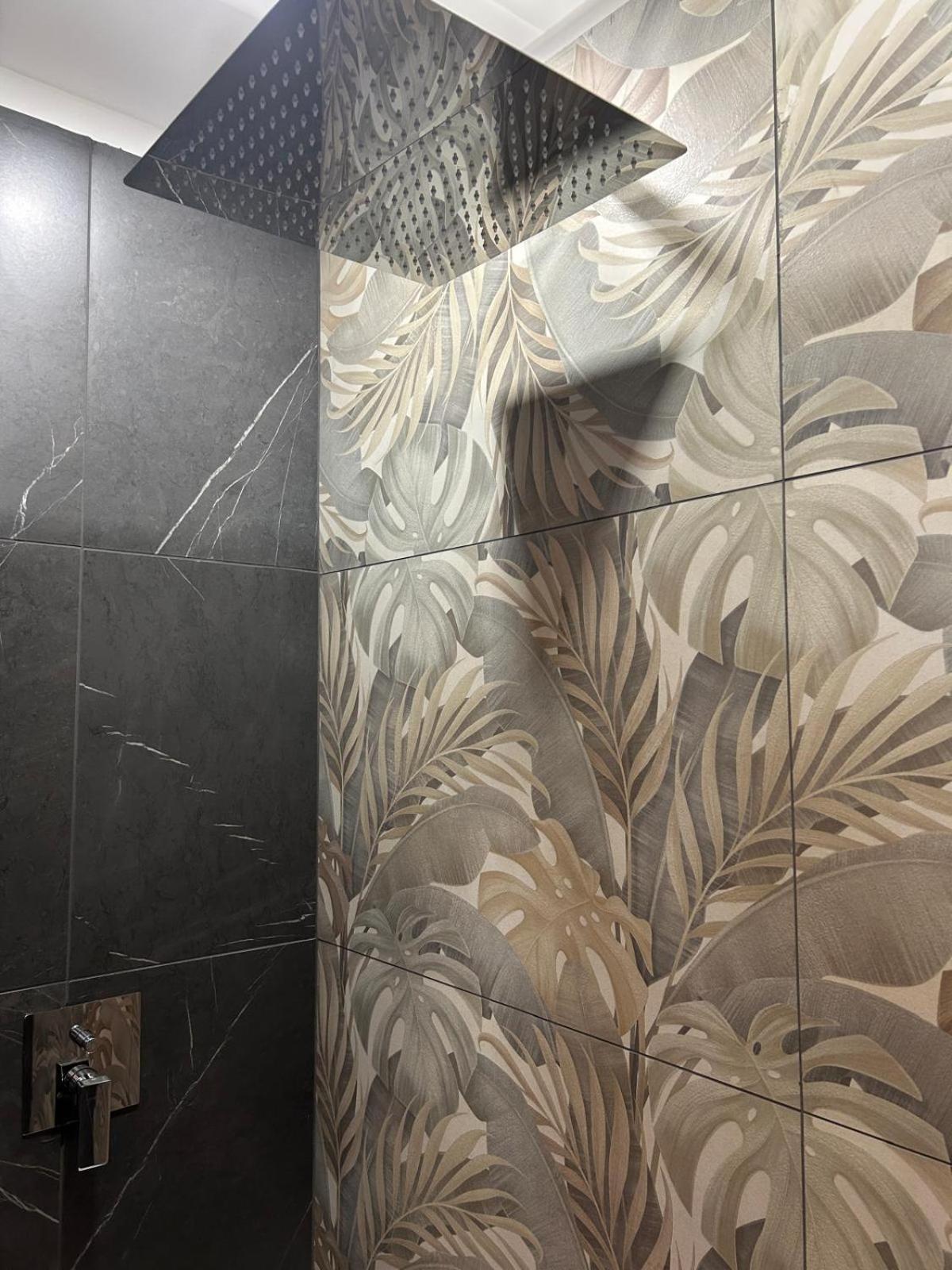 Hotel Palace فاراتسي المظهر الخارجي الصورة