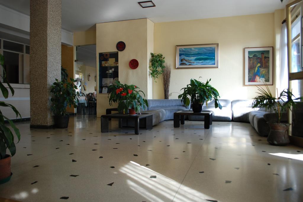 Hotel Palace فاراتسي المظهر الخارجي الصورة